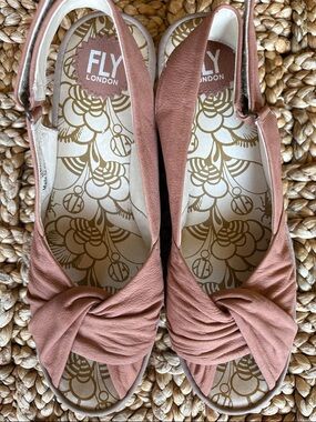 FLY London Yakim Platform Wedge Sandal -size 40